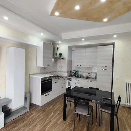 Apartment Robert's Sweet Station House A *