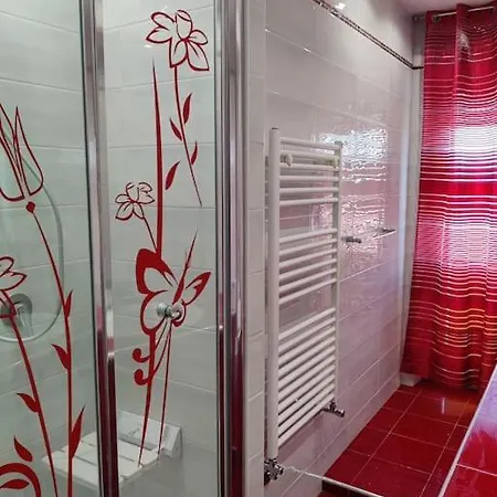 Apartment Robert's Sweet Station House A
